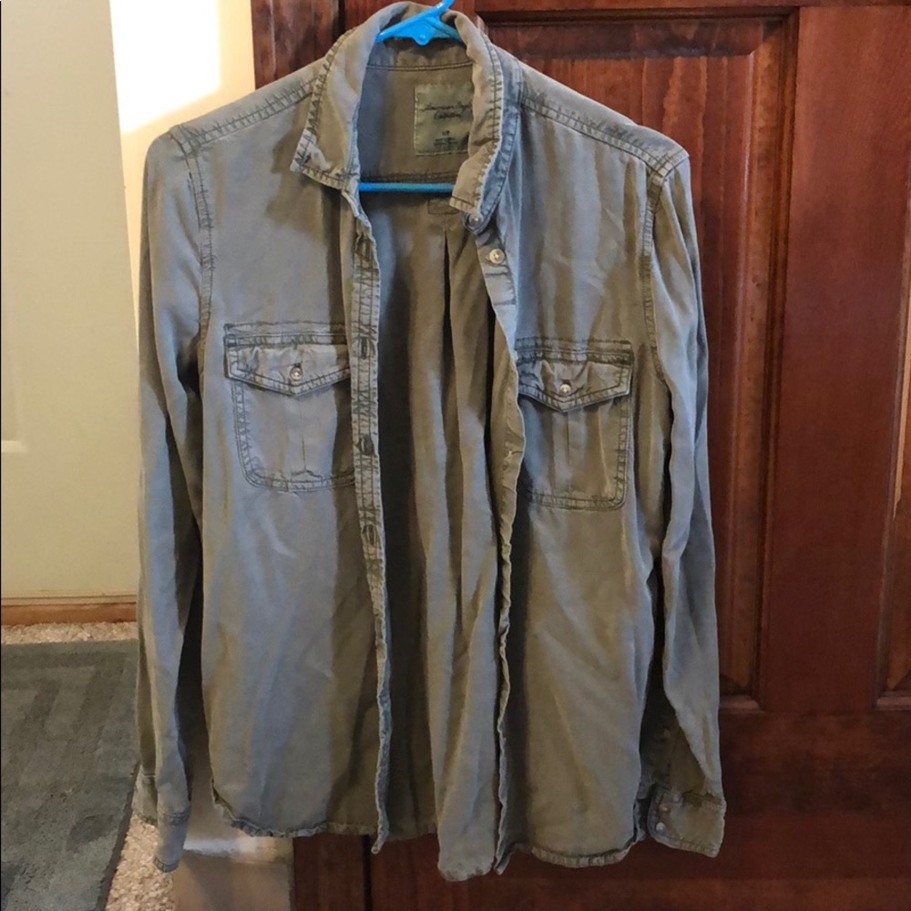 American Eagle - Button up long sleeve shirt
